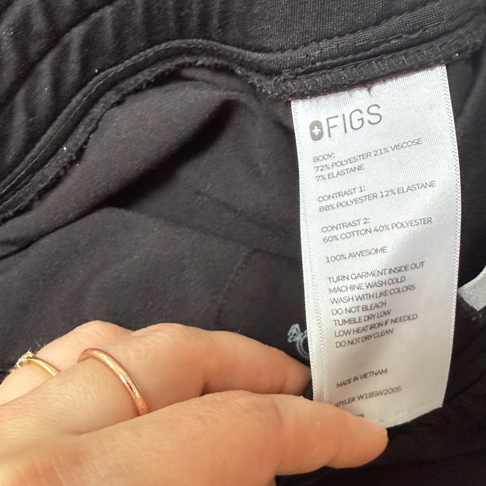 Figs pants bundle medium - Picture 3 of 4